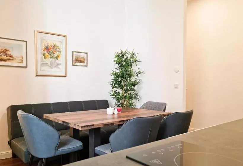 호텔 Pension Mozart   Newly Renovated