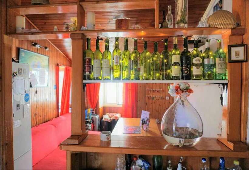 בית מלון כפרי The City Place Hostel