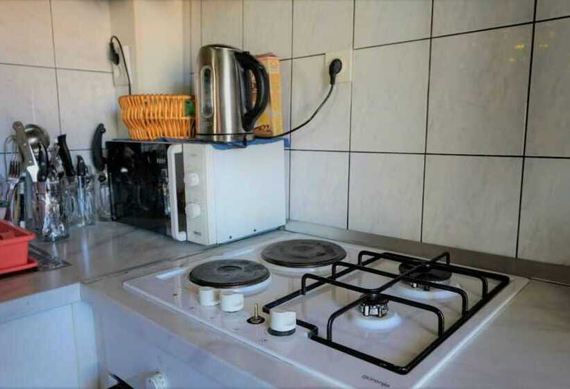 בית מלון כפרי The City Place Hostel