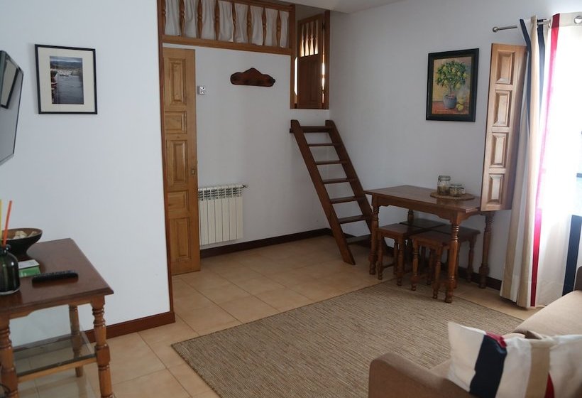 Apartamentos El Cardeo