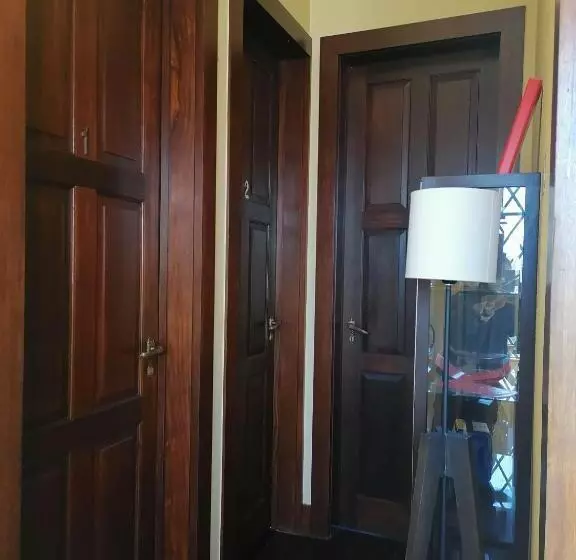 ベッドアンドブレックファースト Camelia Rooms