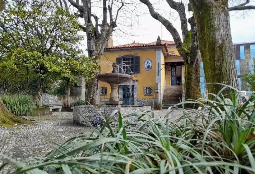 ベッドアンドブレックファースト Camelia Rooms