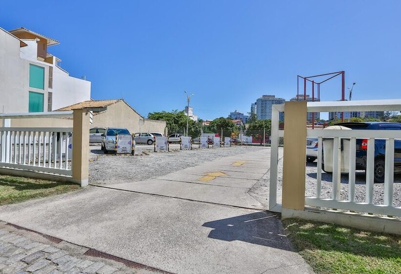 ホテル Dubai Macaé By Atlântica