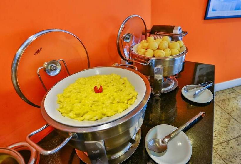 ホテル Dubai Macaé By Atlântica