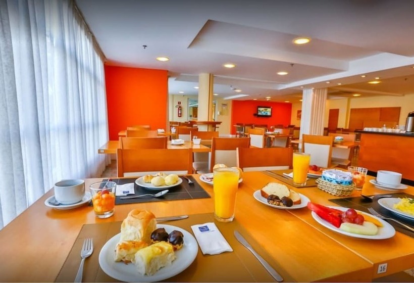 ホテル Dubai Macaé By Atlântica