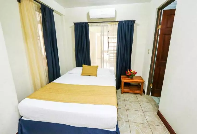 فندق Flor Blanca