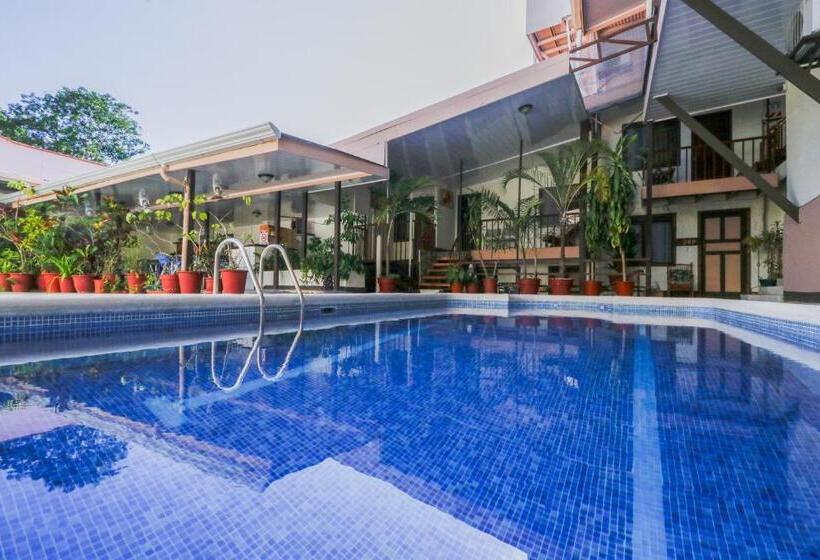 فندق Flor Blanca