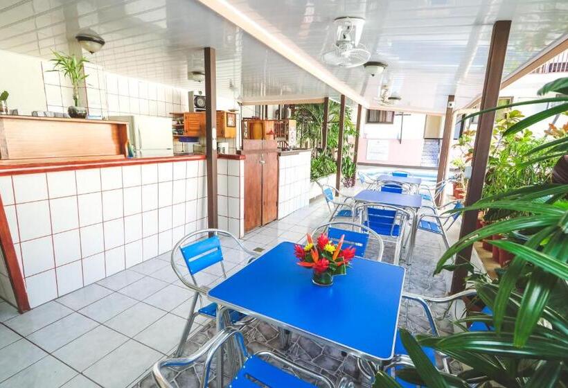 فندق Flor Blanca