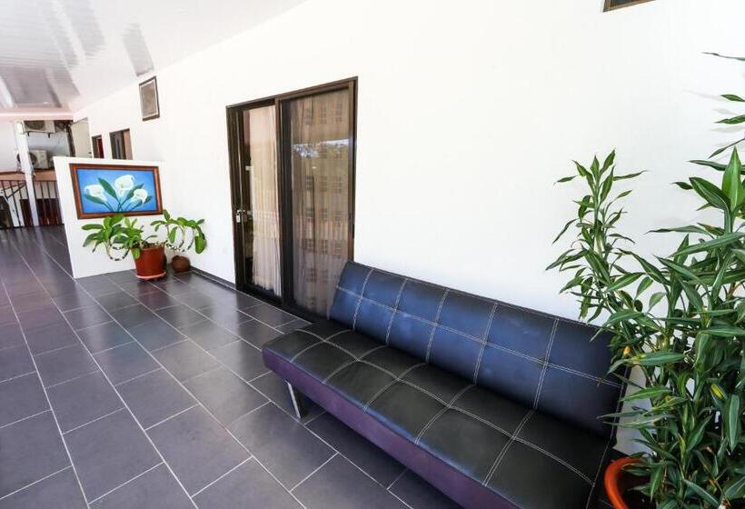 فندق Flor Blanca