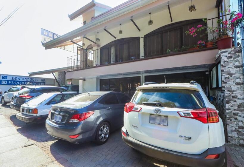 فندق Flor Blanca
