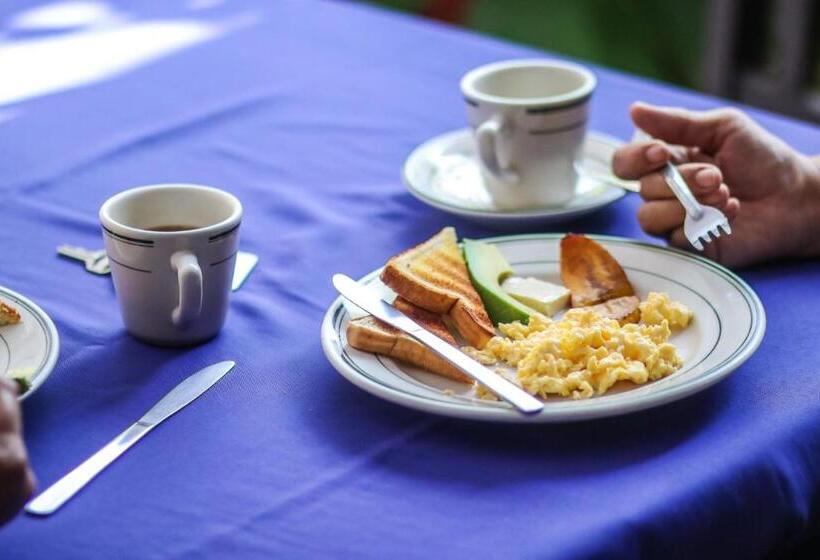 فندق Flor Blanca