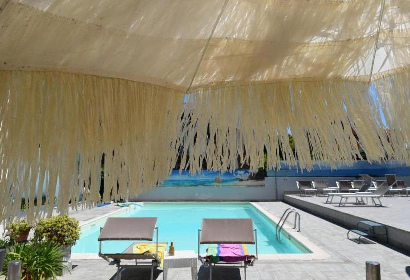 בית מלון כפרי International