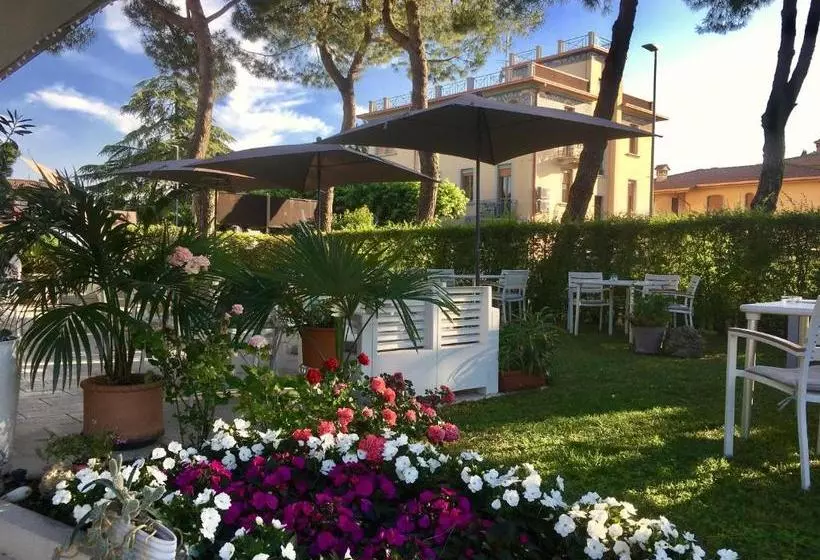 فندق International