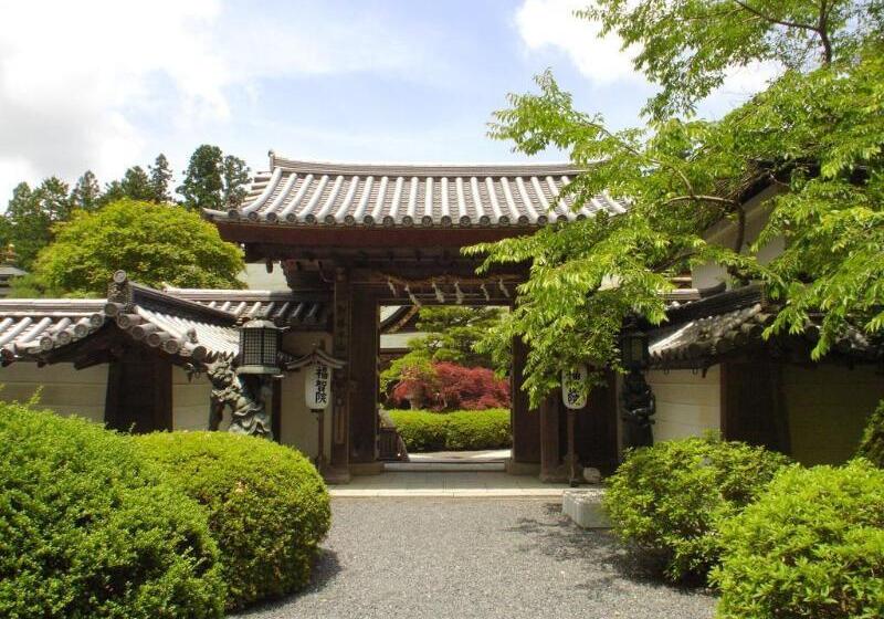בית מלון כפרי Koyasan Onsen Fukuchiin
