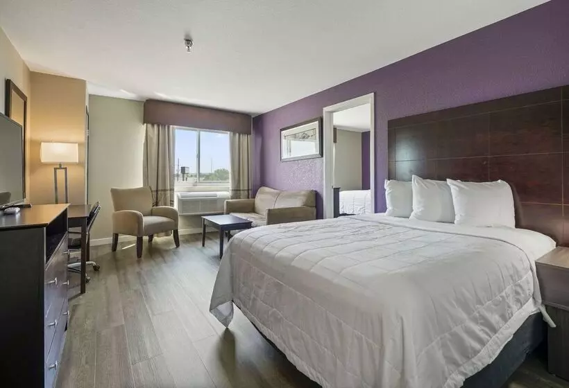 Отель La Quinta By Wyndham Henderson Northeast Denver