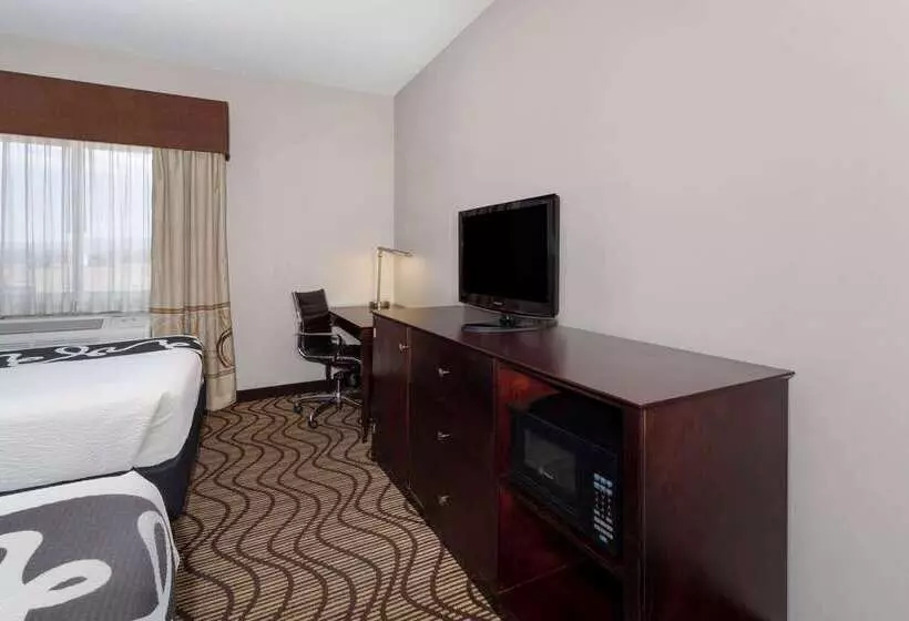 Отель La Quinta By Wyndham Henderson Northeast Denver