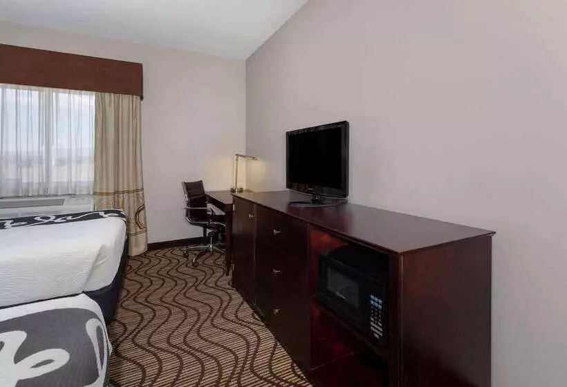 Отель La Quinta By Wyndham Henderson Northeast Denver