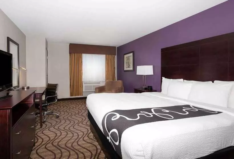 Отель La Quinta By Wyndham Henderson Northeast Denver