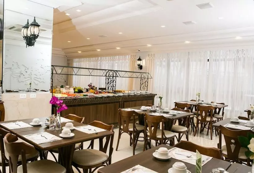 هتل Lizon Curitiba