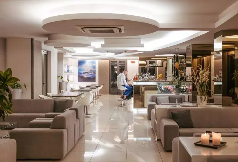 Отель Resort Villa Luisa & Spa