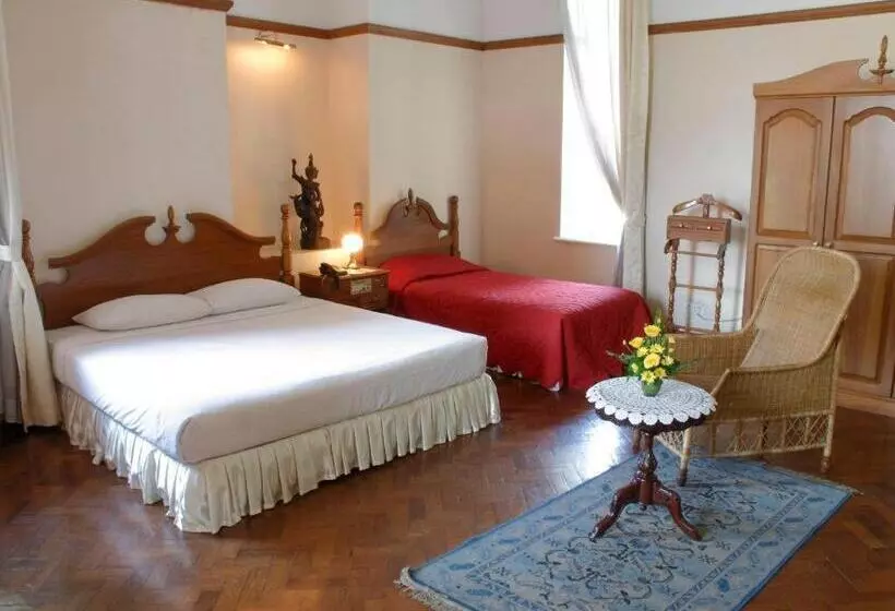 Hotelli Yuzana Garden