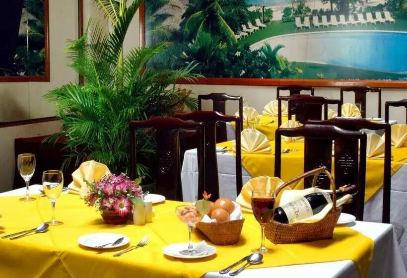 Hotelli Yuzana Garden