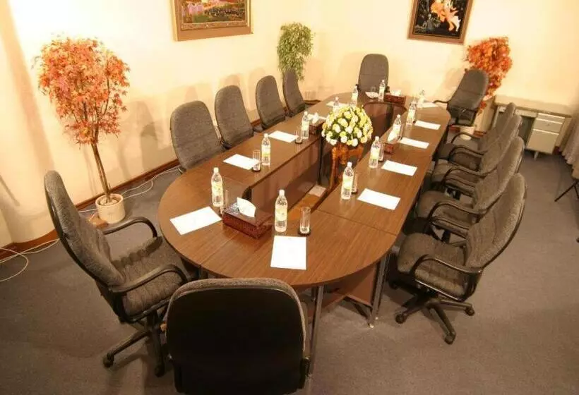 Hotelli Yuzana Garden