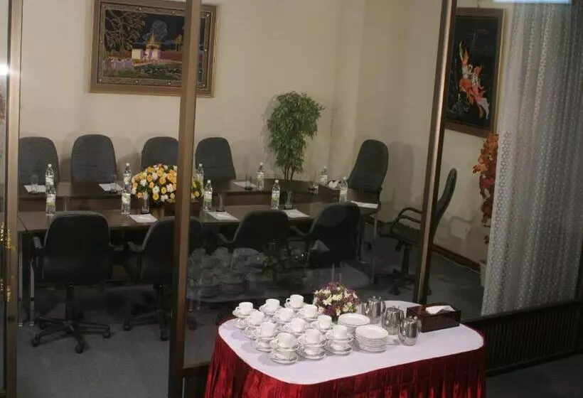 Hotelli Yuzana Garden