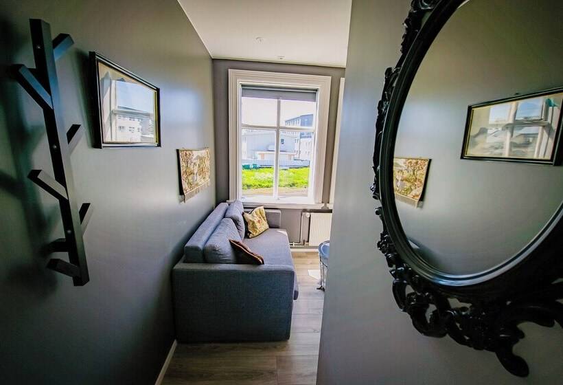 هتل Guesthouse Holl