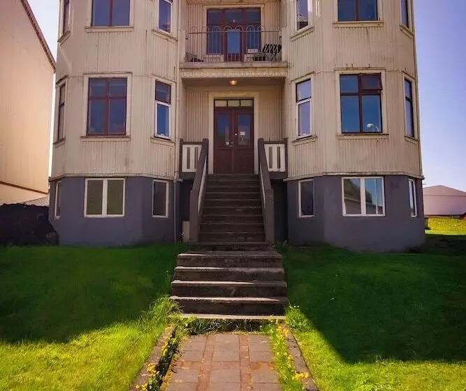 هتل Guesthouse Holl