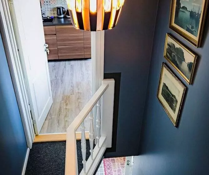 هتل Guesthouse Holl