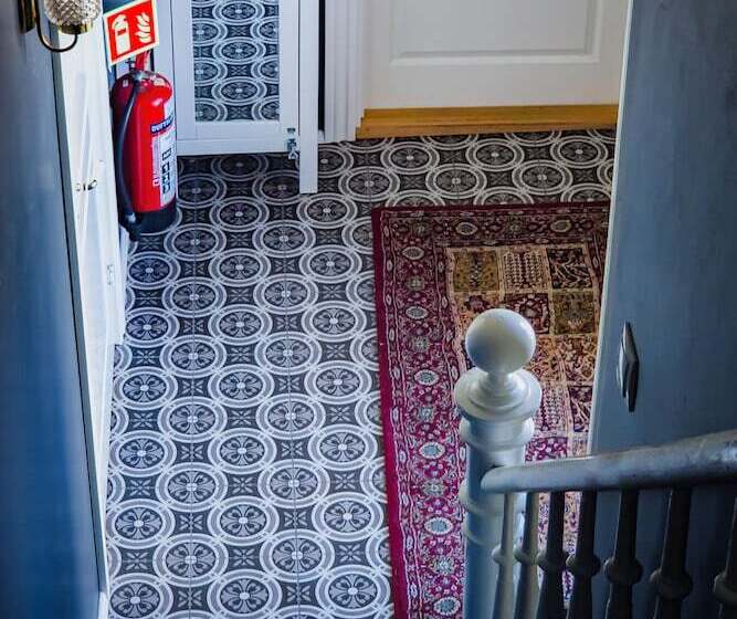 هتل Guesthouse Holl