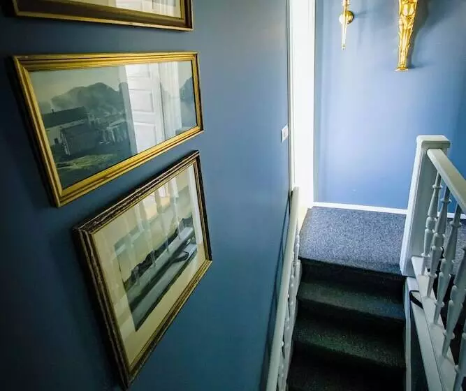 هتل Guesthouse Holl