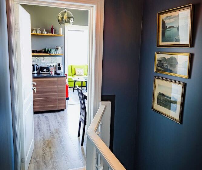 هتل Guesthouse Holl