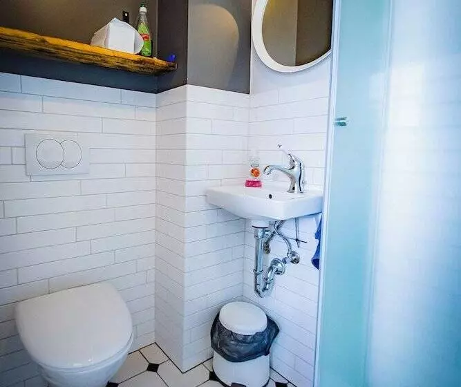 هتل Guesthouse Holl