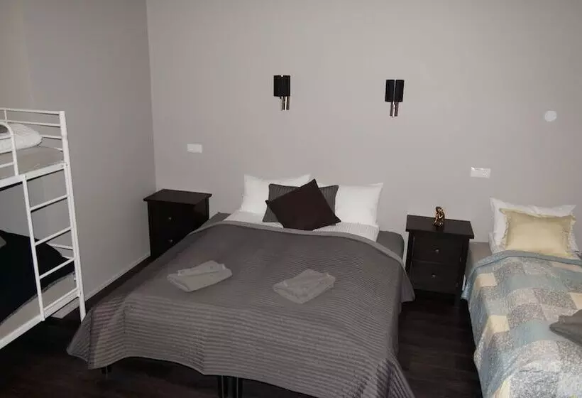 هتل Karuna Guesthouse