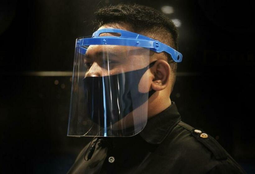 ホテル Lodgins Wahyu Pelita