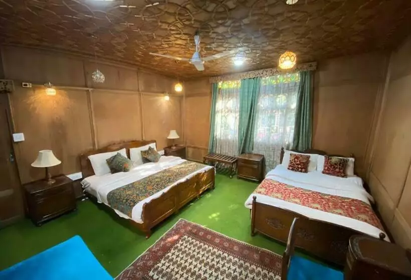 ホテル Nazneen Group Of Houseboats