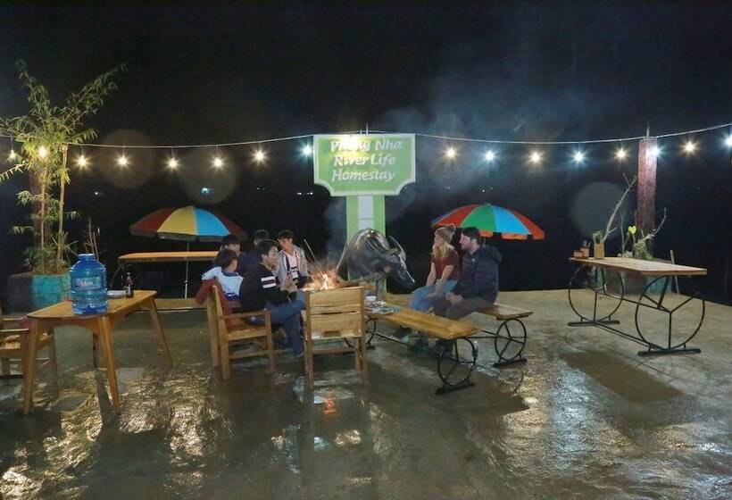 هتل Phong Nha Riverlife Homestay  Hostel