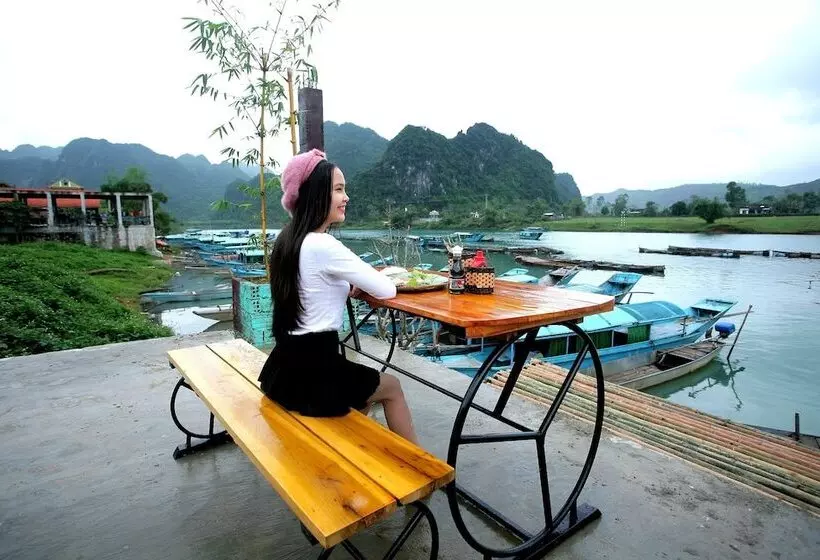 هتل Phong Nha Riverlife Homestay  Hostel
