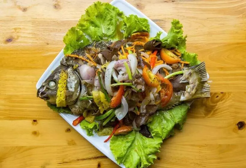هتل Phong Nha Riverlife Homestay  Hostel