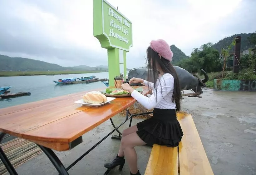 هتل Phong Nha Riverlife Homestay  Hostel