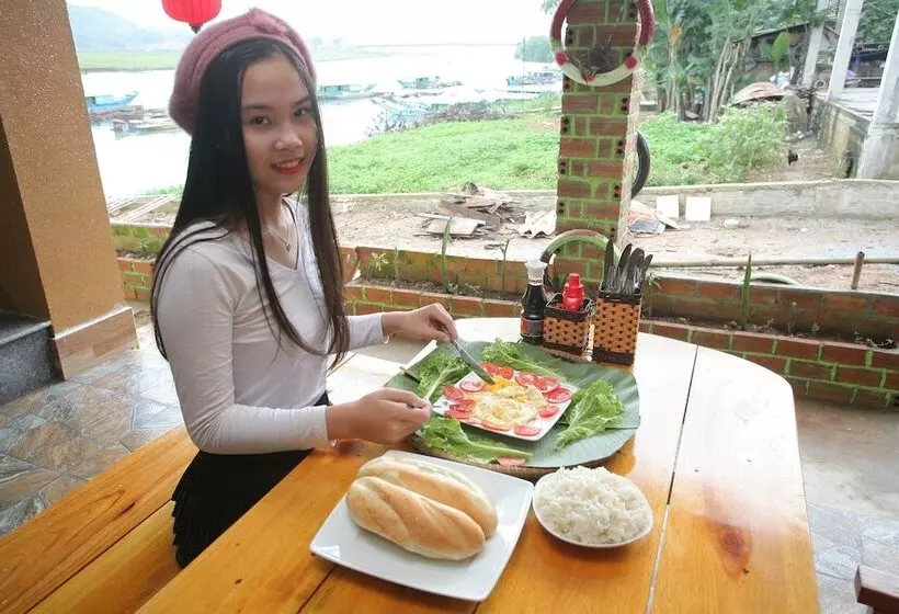 هتل Phong Nha Riverlife Homestay  Hostel