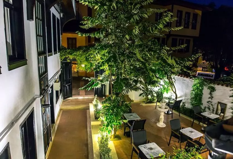 Aamiaismajoitus (B&B) Avlu Tophane