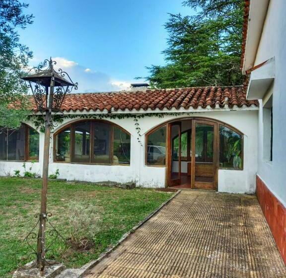 Bed & Breakfast Estancia Turística El Ombú
