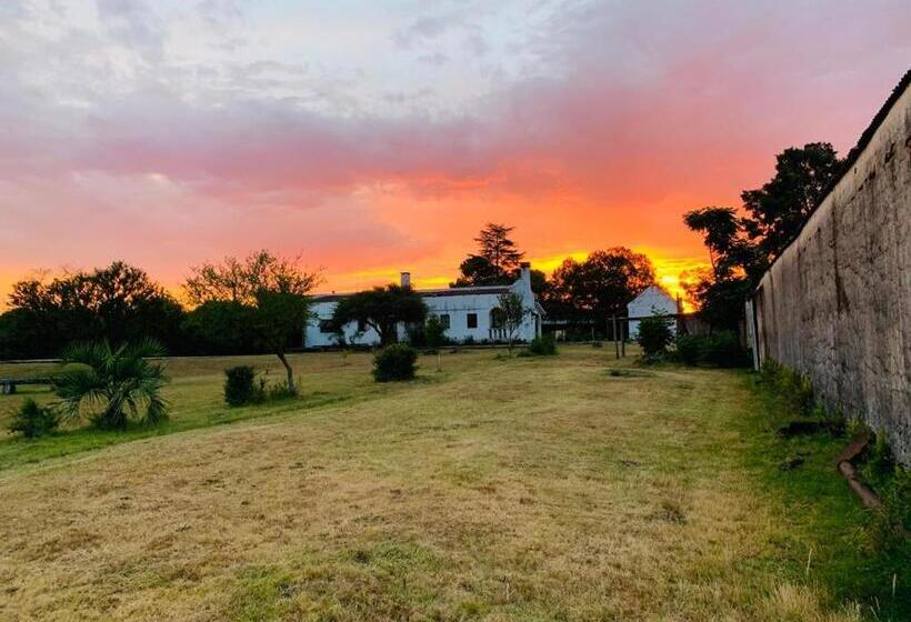 Bed & Breakfast Estancia Turística El Ombú