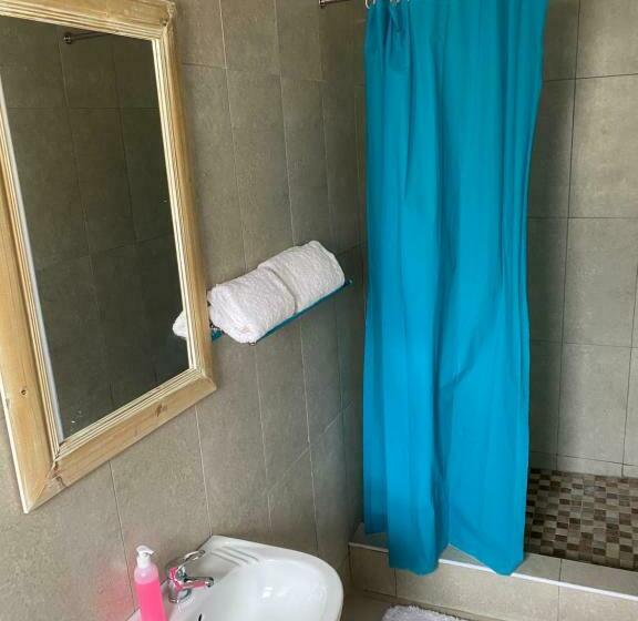 تختخواب و صبحانه Mukulela