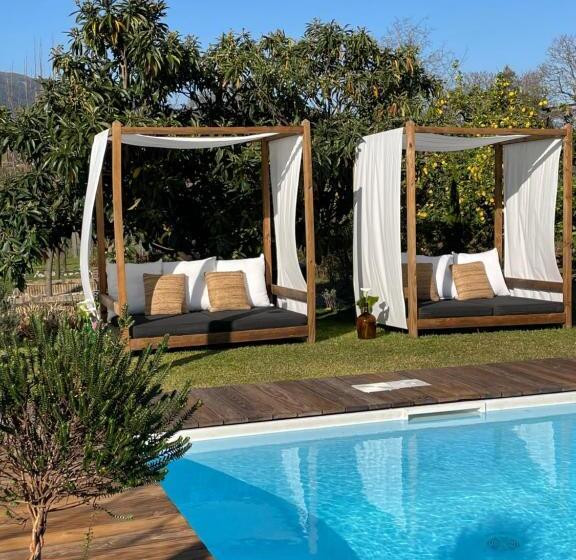 تختخواب و صبحانه Villa D’aurora Country Suites