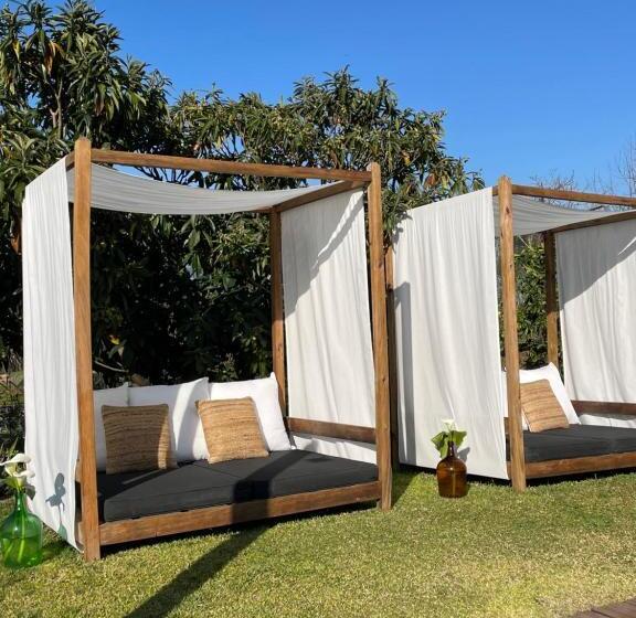 تختخواب و صبحانه Villa D’aurora Country Suites