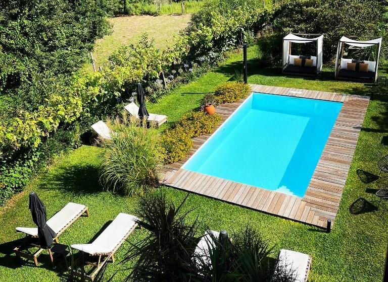 تختخواب و صبحانه Villa D’aurora Country Suites